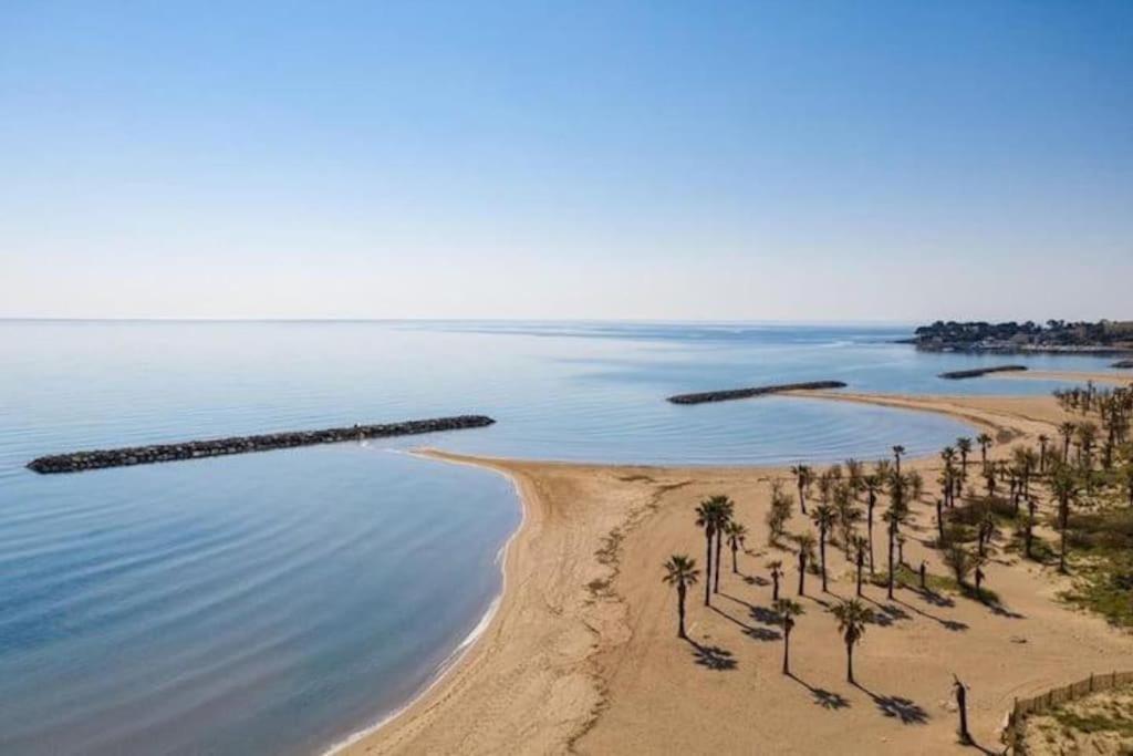 F2 4 Pers 5Min Commerce Plages Saint Aygulf Exterior foto